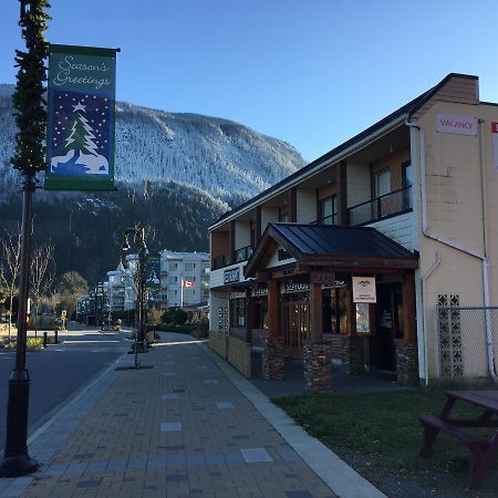 Spring Villa Hotel Harrison Hot Springs Dış mekan fotoğraf