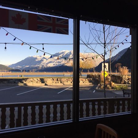 Spring Villa Hotel Harrison Hot Springs Dış mekan fotoğraf