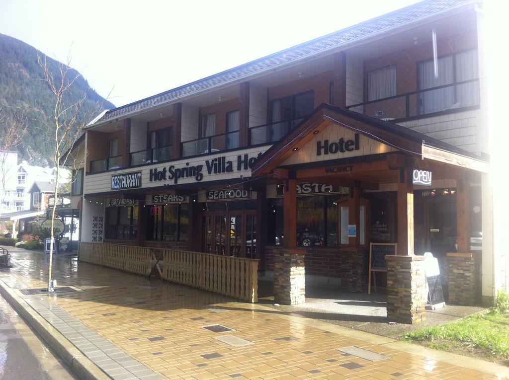 Spring Villa Hotel Harrison Hot Springs Dış mekan fotoğraf