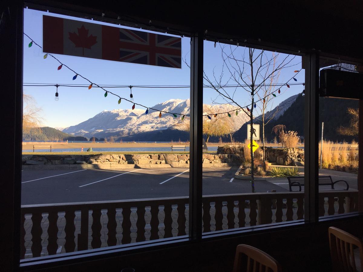 Spring Villa Hotel Harrison Hot Springs Dış mekan fotoğraf