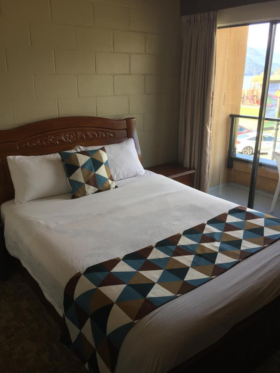 Spring Villa Hotel Harrison Hot Springs Dış mekan fotoğraf